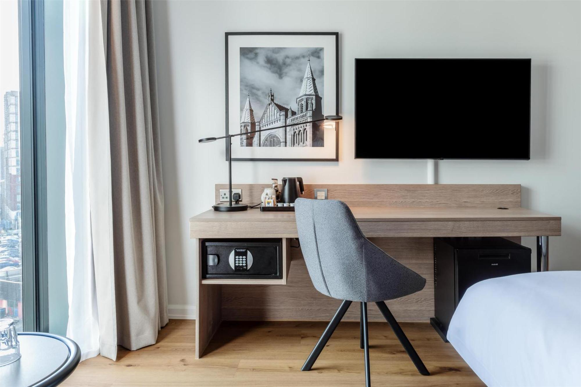 Radisson Hotel Manchester City Centre, A Verified Net Zero Hotel Εξωτερικό φωτογραφία