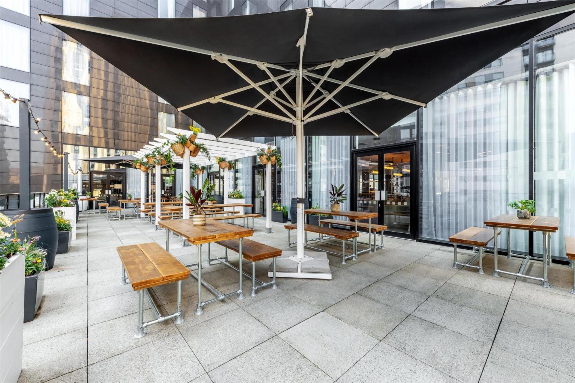 Radisson Hotel Manchester City Centre, A Verified Net Zero Hotel Εξωτερικό φωτογραφία