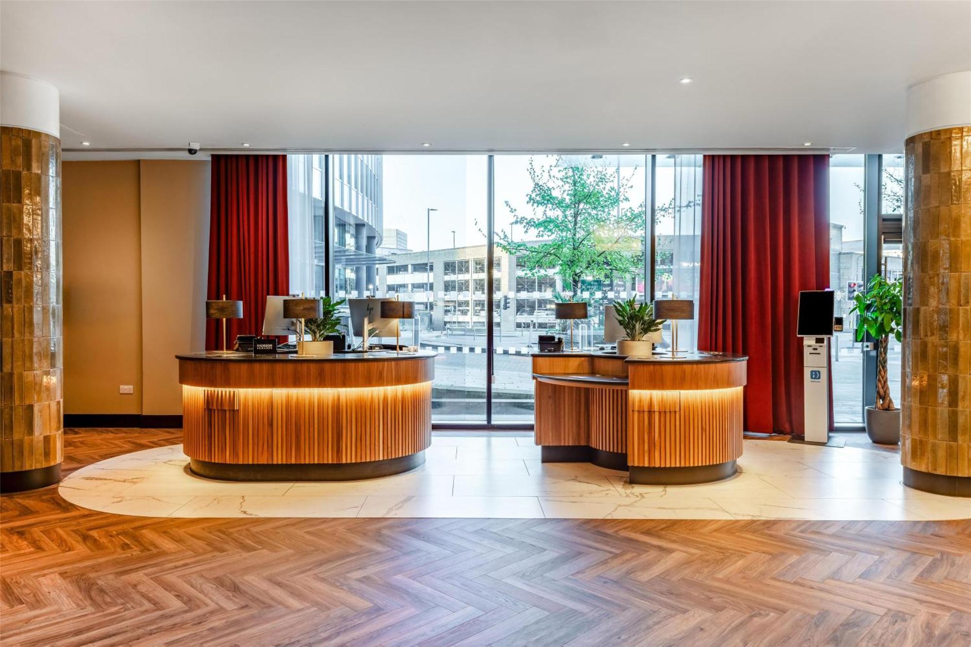 Radisson Hotel Manchester City Centre, A Verified Net Zero Hotel Εξωτερικό φωτογραφία