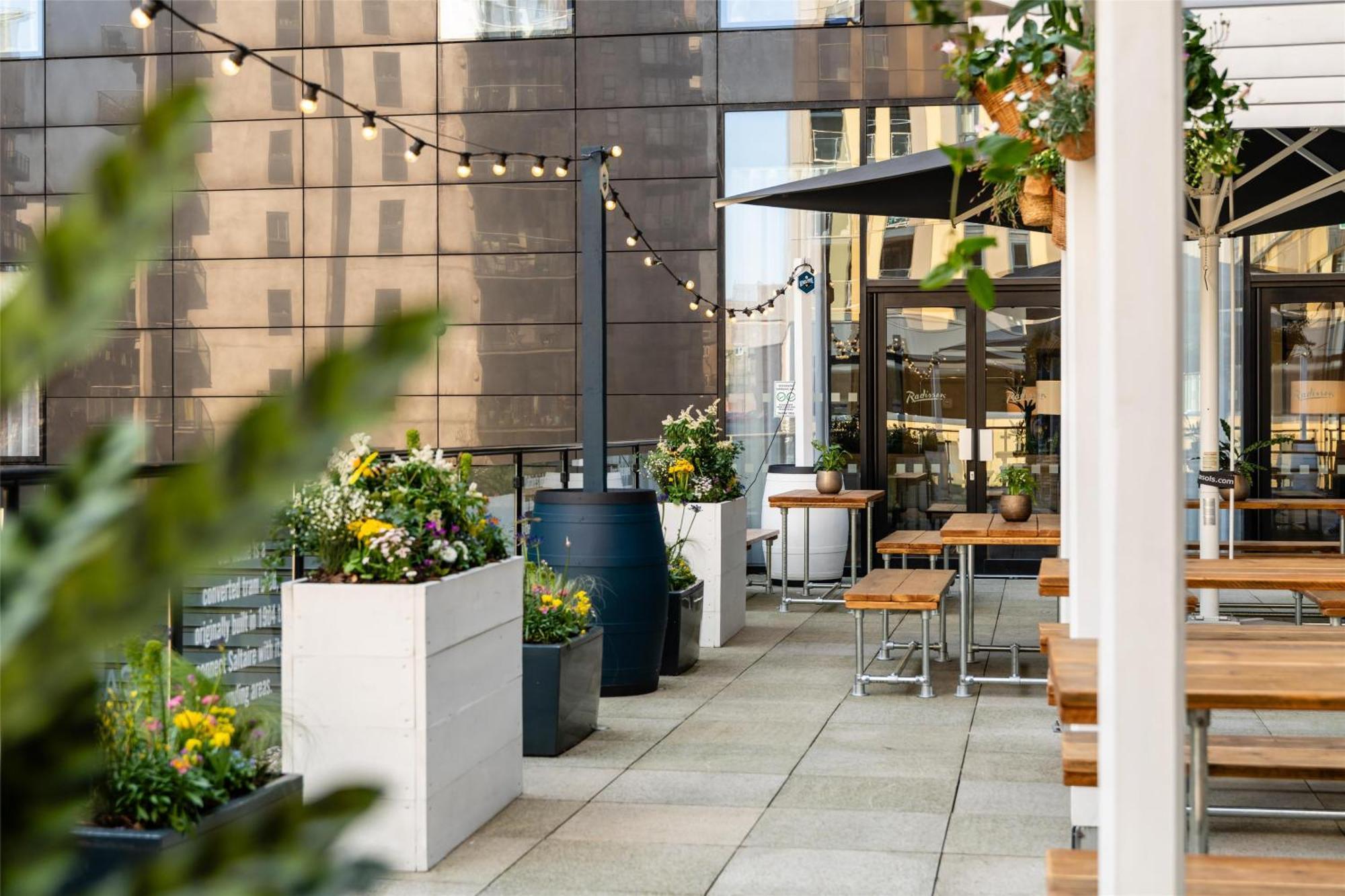 Radisson Hotel Manchester City Centre, A Verified Net Zero Hotel Εξωτερικό φωτογραφία